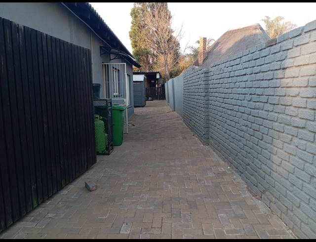 3 BEDROOM FREESTANDING FOR SALE IN KANONKOP